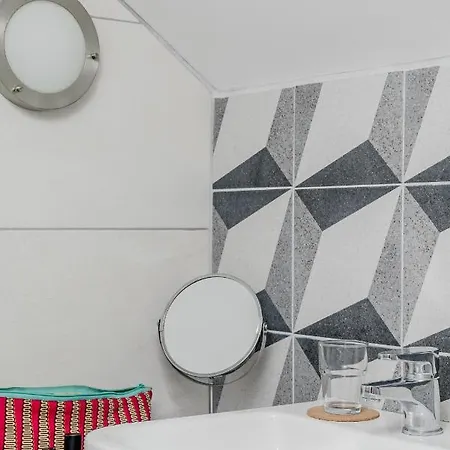 The Stop B And B Bed & Breakfast 3*